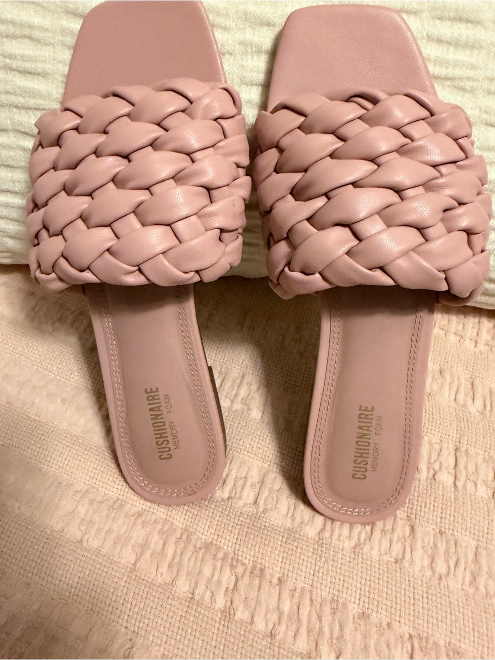 ⛔️CUSHIONAIRE Aramis Woven Slide Sandal Size 8.5 GUC - Picture 5 of 12
